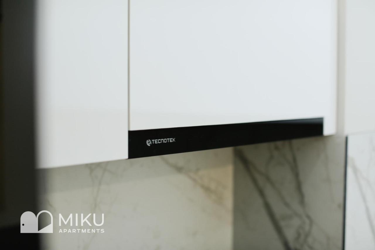 Miku Apartment - Glamorous 1Bedroom Apartment At Olympic Residence تيرانا المظهر الخارجي الصورة