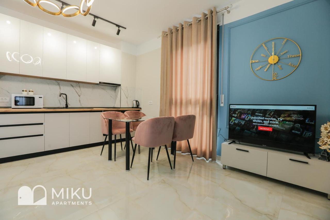 Miku Apartment - Glamorous 1Bedroom Apartment At Olympic Residence تيرانا المظهر الخارجي الصورة