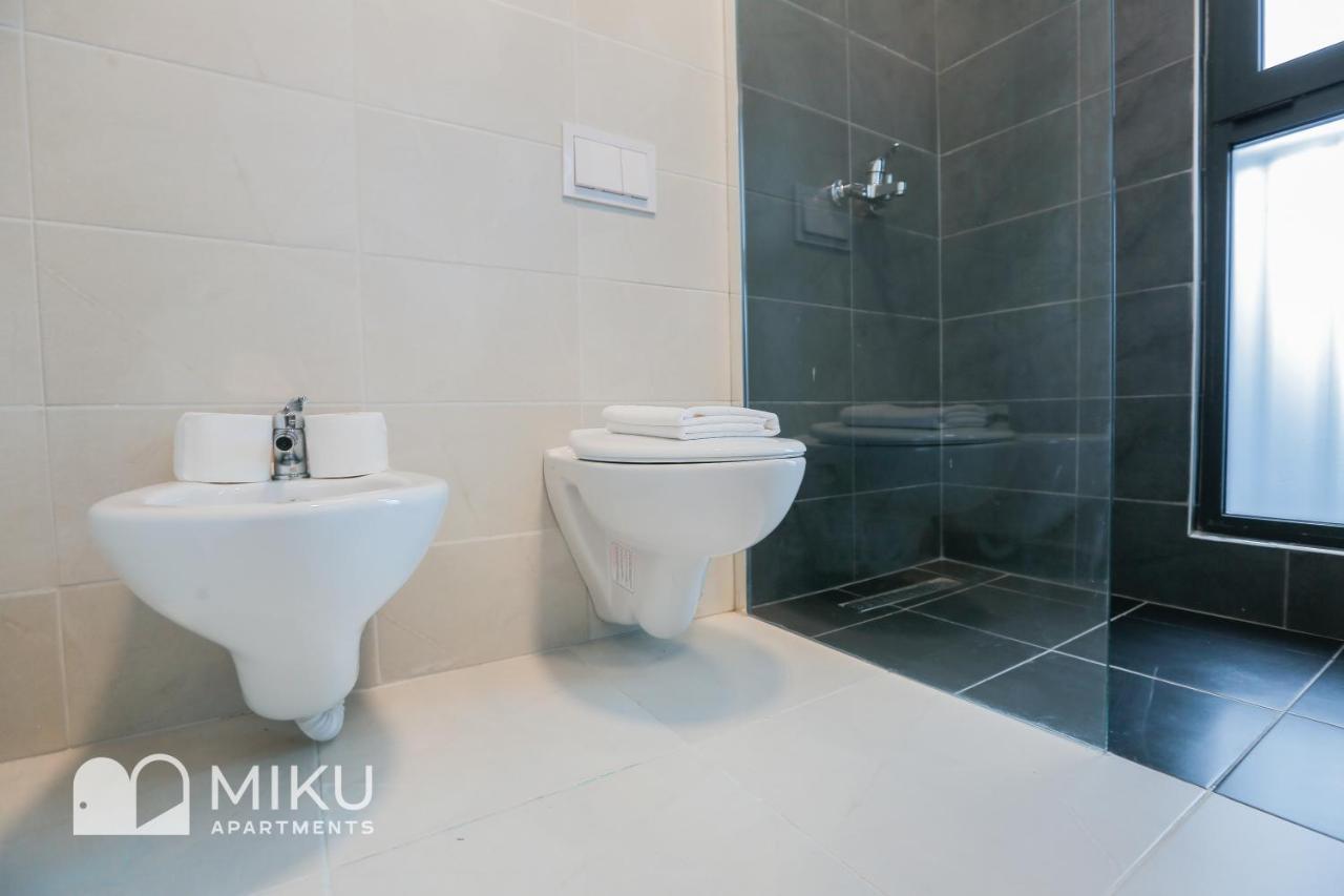 Miku Apartment - Glamorous 1Bedroom Apartment At Olympic Residence تيرانا المظهر الخارجي الصورة
