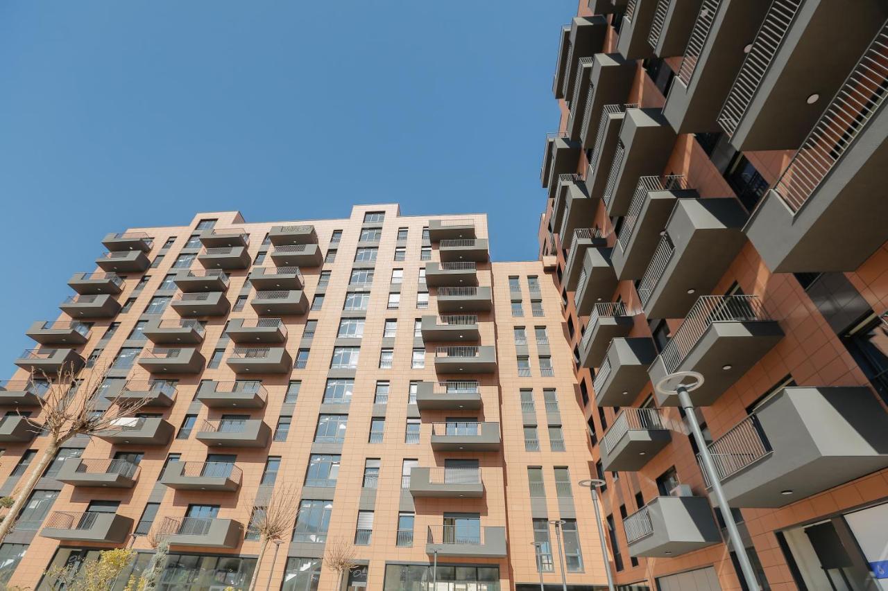 Miku Apartment - Glamorous 1Bedroom Apartment At Olympic Residence تيرانا المظهر الخارجي الصورة