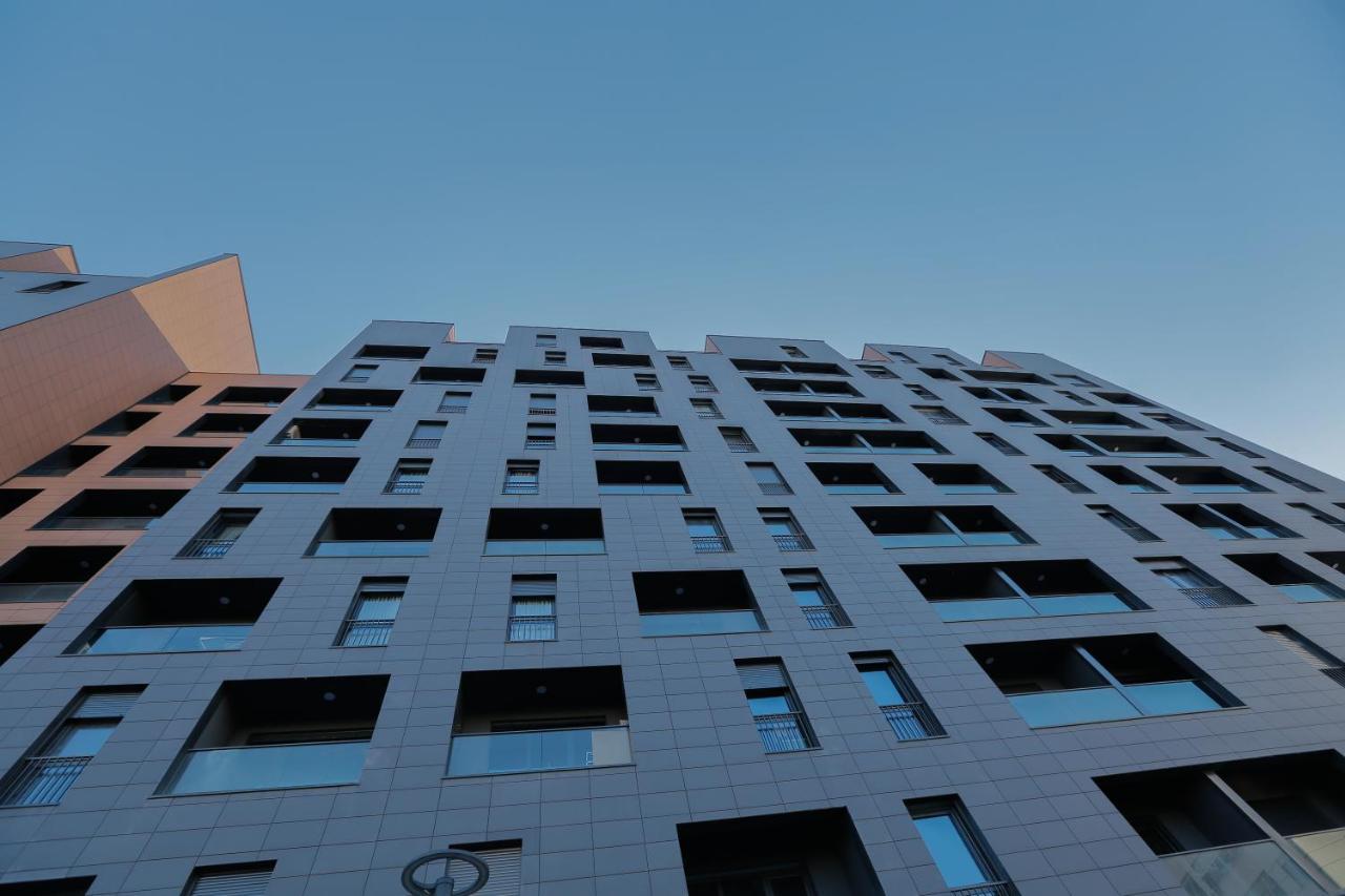 Miku Apartment - Glamorous 1Bedroom Apartment At Olympic Residence تيرانا المظهر الخارجي الصورة
